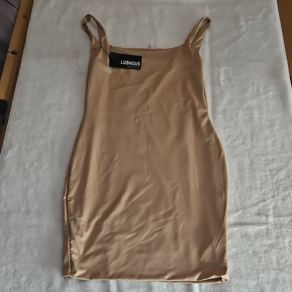 Lushous Women's Full Slip Beige‎ Size L Adjustable Straps Polyester Spandex
